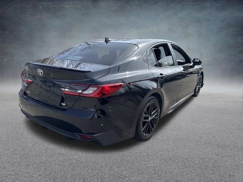 Used 2025 Toyota Camry SE w/ Convenience Package FWD image 9