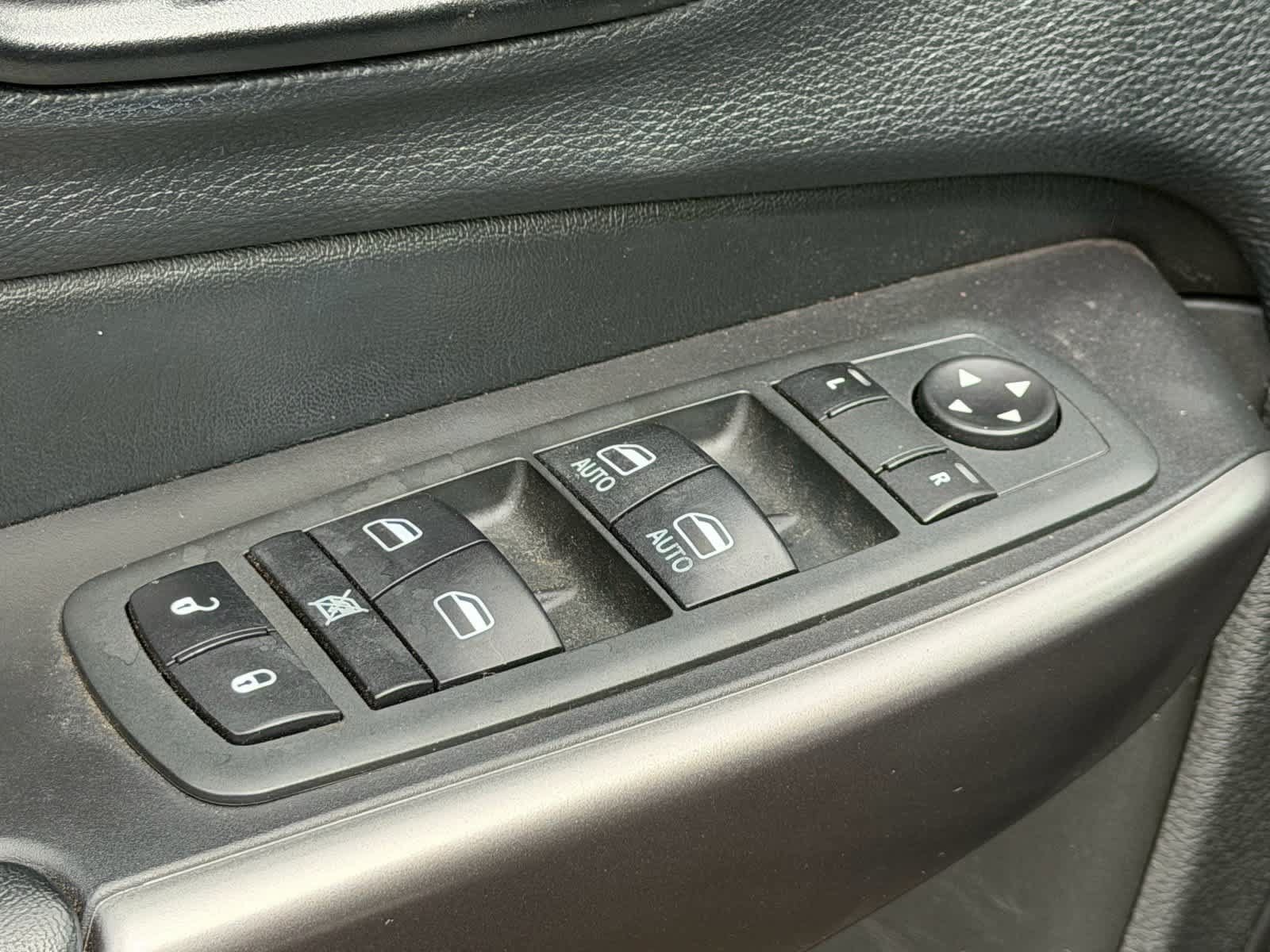 Used 2020 Jeep Cherokee Latitude Plus FWD image 19