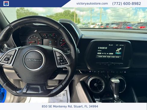 Used 2018 Chevrolet Camaro LT RWD image 17