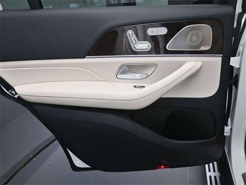 New 2026 Mercedes-Benz GLS 450 4MATIC image 23