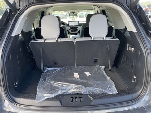 New 2026 Ford Explorer Active w/ Active Comfort Package AWD/4WD image 16