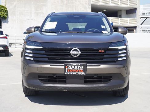 Used 2025 Nissan Kicks SR image 3