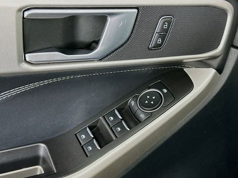 Used 2024 Ford Explorer XLT w/ Equipment Group 202A image 15