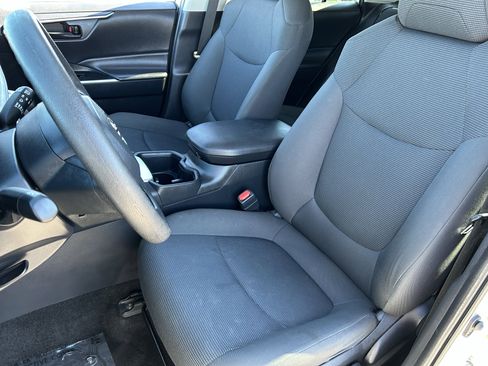 Used 2024 Toyota RAV4 LE image 19