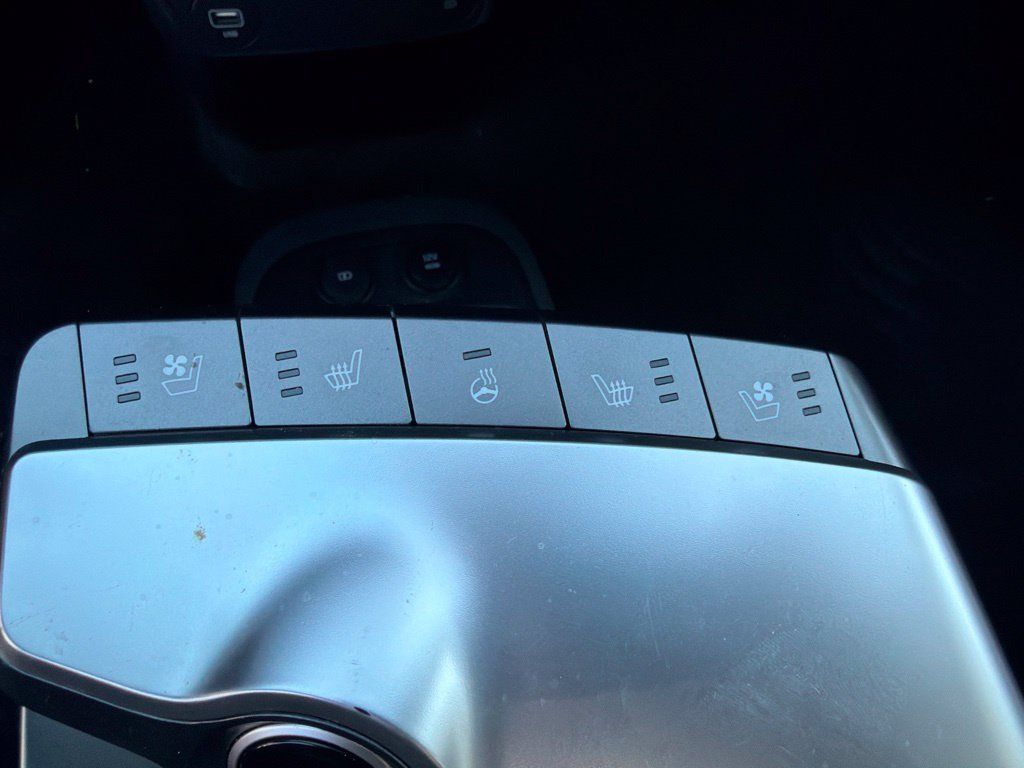 Used 2024 Kia EV6 Wind w/ Wind Technology Package AWD/4WD image 32
