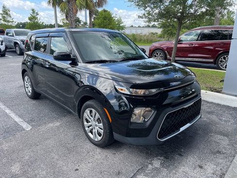 Used 2020 Kia Soul LX FWD image 2