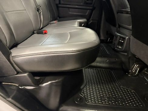 Used 2022 RAM 2500 Tradesman w/ Chrome Appearance Group AWD/4WD image 17