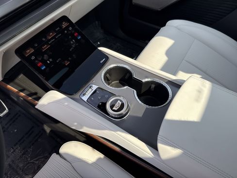 New 2026 Cadillac Vistiq Luxury image 17