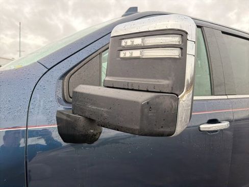 Used 2020 Chevrolet Silverado 2500 High Country w/ Technology Package image 13