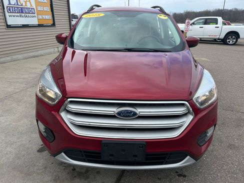 Used 2018 Ford Escape SE image 2