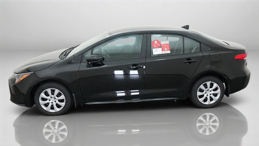New 2027 Toyota Corolla LE FWD image 2