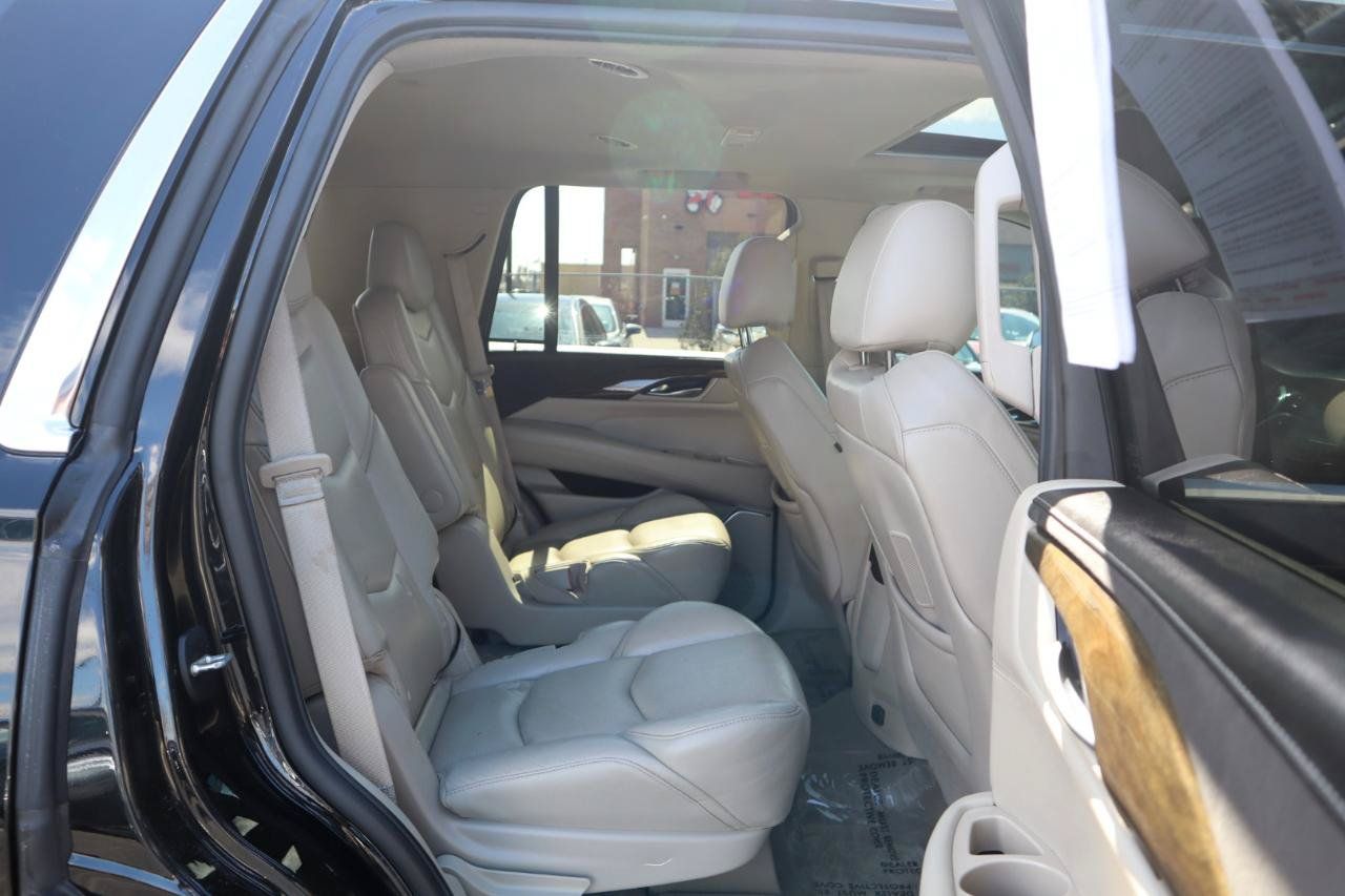 Used 2020 Cadillac Escalade Luxury RWD image 12