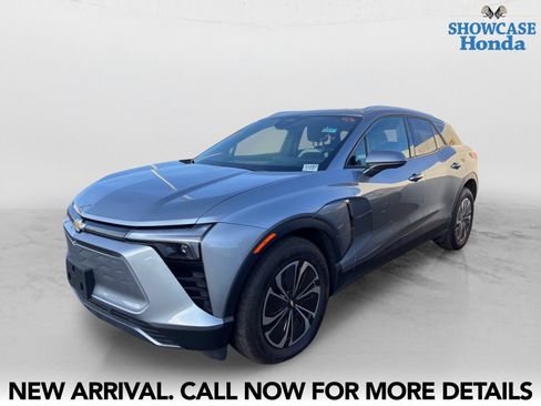 Used 2024 Chevrolet Blazer EV LT AWD/4WD image 2