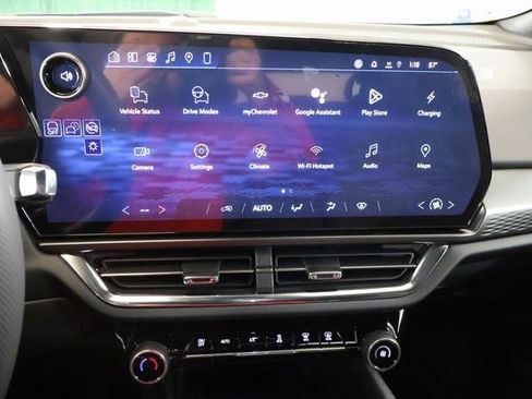 New 2026 Chevrolet Equinox EV LT image 18