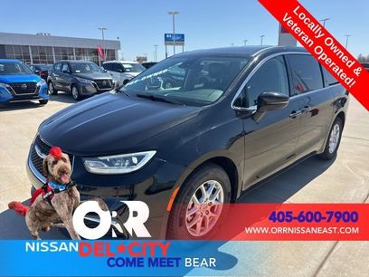 Used 2023 Chrysler Pacifica Touring-L