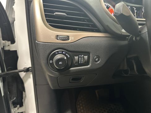 Used 2016 Jeep Cherokee 75th Anniversary image 37