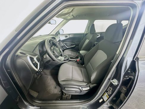 Used 2022 Kia Soul LX w/ Technology Package image 13