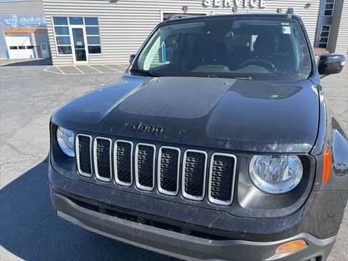 Used 2023 Jeep Renegade Latitude image 18