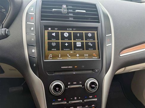 Used 2016 Lincoln MKC Reserve w/ Lincoln MKC Climate Package image 40