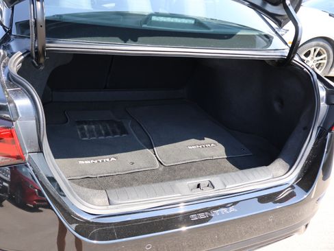 Used 2024 Nissan Sentra SR FWD image 8