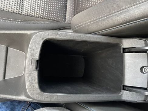 Used 2025 Chevrolet Trax LT w/ LT Convenience Package FWD image 25