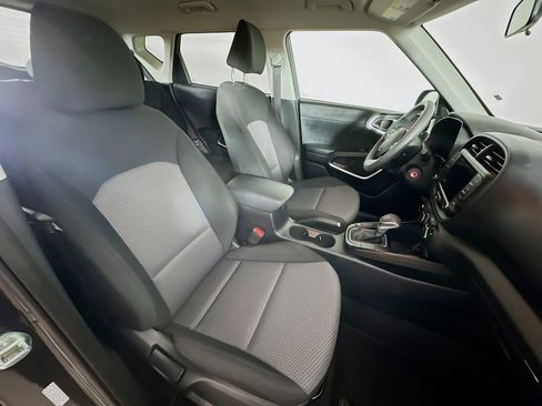 Used 2025 Kia Soul LX w/ LX Technology Package image 29
