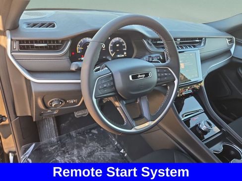 New 2025 Jeep Grand Cherokee Laredo X w/ Luxury Tech Group I AWD/4WD image 11