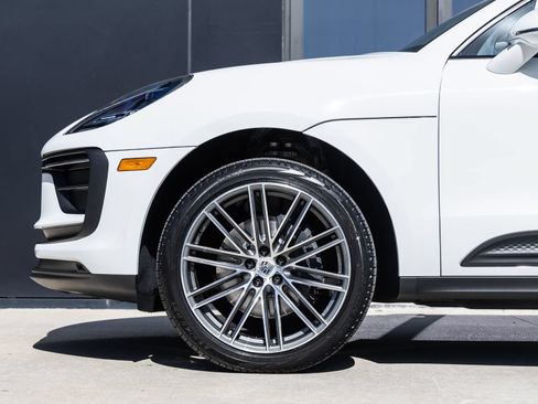 Certified 2026 Porsche Macan AWD/4WD image 13