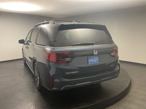 New 2026 Honda Odyssey Touring image 5