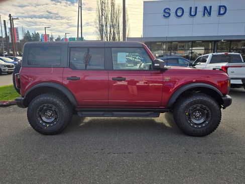 New 2025 Ford Bronco Badlands image 4