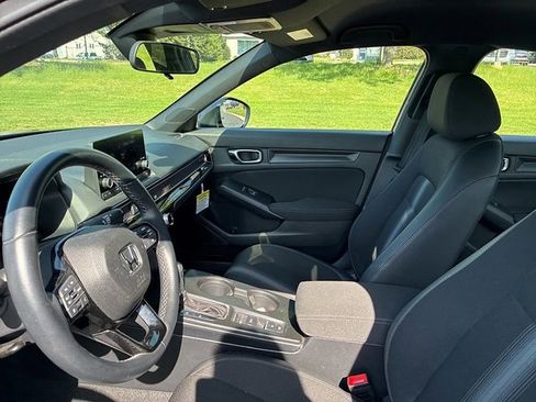 Used 2025 Honda Civic Sport image 22