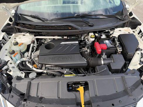 Used 2022 Nissan Rogue SV w/ SV Premium Package FWD image 22