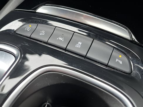 Used 2022 Buick Envision Preferred image 32