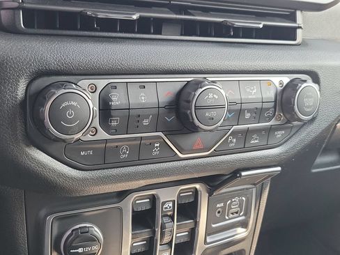Certified 2025 Jeep Wrangler Unlimited Sport AWD/4WD image 28
