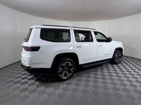 Used 2024 Jeep Wagoneer Series III w/ Flexible Seating Group image 4