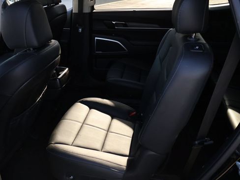 Used 2022 Kia Telluride EX w/ EX Premium Package AWD/4WD image 14