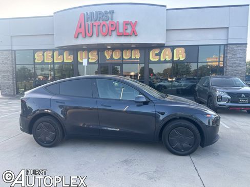 Used 2026 Tesla Model Y 2WD image 1