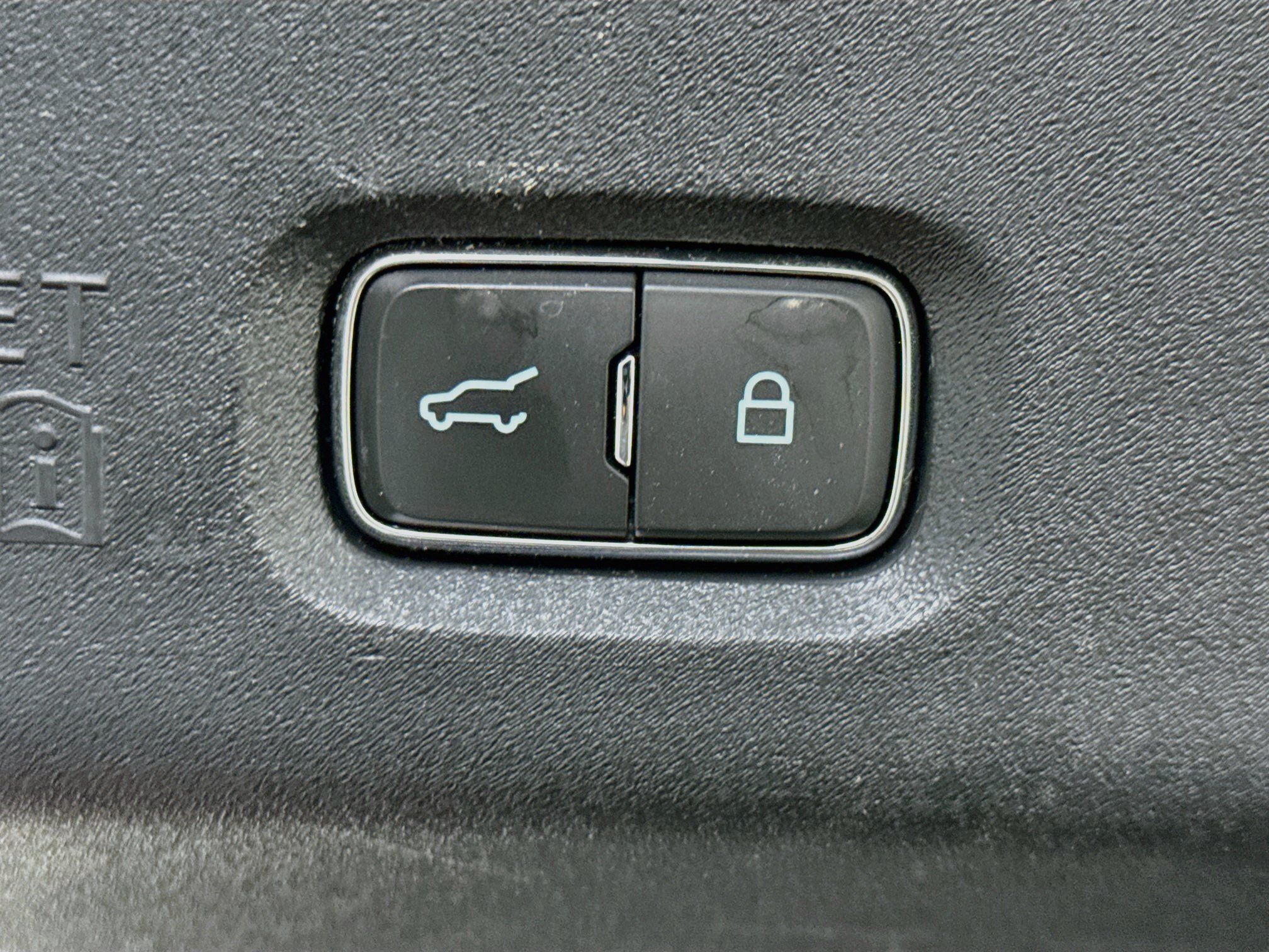Used 2025 Ford Expedition Active AWD/4WD image 33