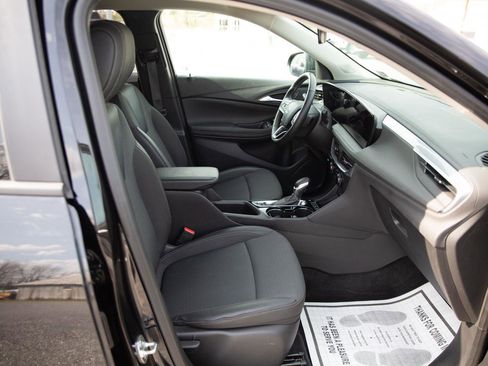 Used 2025 Buick Encore GX Preferred AWD/4WD image 15