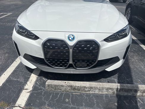 Used 2023 BMW i4 eDrive40 RWD image 9