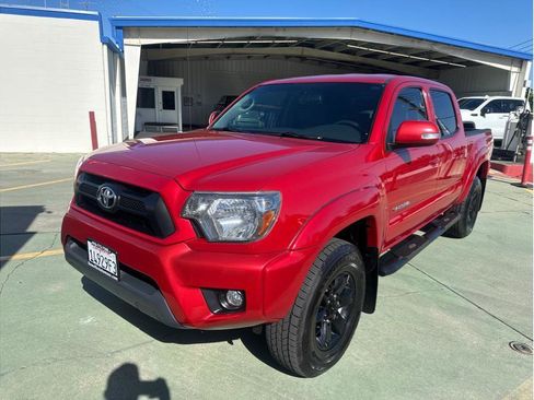 Used 2014 Toyota Tacoma PreRunner w/ Convenience Package RWD image 2