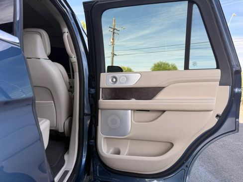 Used 2020 Lincoln Navigator Reserve w/ Luxury Package AWD/4WD image 36