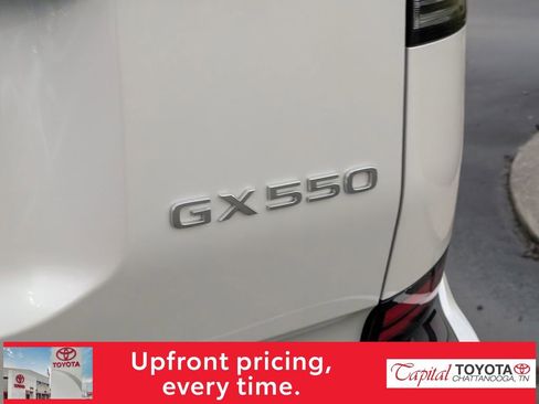 Used 2024 Lexus GX 550 image 8