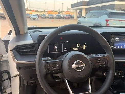 Used 2025 Nissan Kicks S FWD image 11
