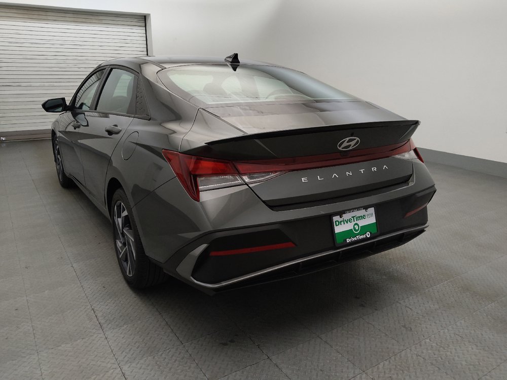 Used 2025 Hyundai Elantra Sport FWD image 5