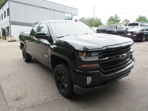 Used 2017 Chevrolet Silverado 1500 LT w/ Midnight Edition AWD/4WD image 3