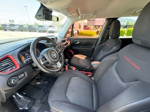 Used 2016 Jeep Renegade Trailhawk AWD/4WD image 9