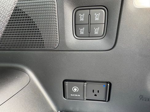 New 2026 Hyundai Ioniq 9 Limited AWD/4WD image 31