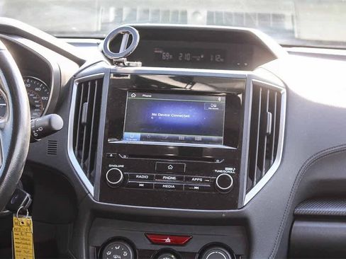 Used 2019 Subaru Crosstrek 2.0i Premium image 21