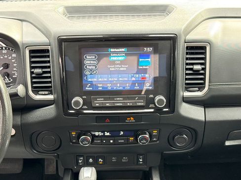 Used 2022 Nissan Frontier SV image 14